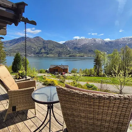 4 Bedroom Stunning In Torvikbygd Tatil Evi Tyrvikbygd