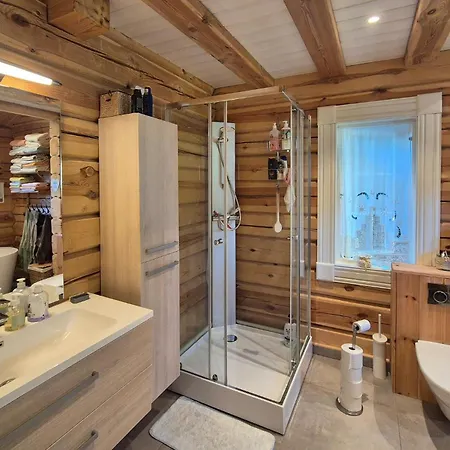 4 Bedroom Stunning In Torvikbygd * Tyrvikbygd