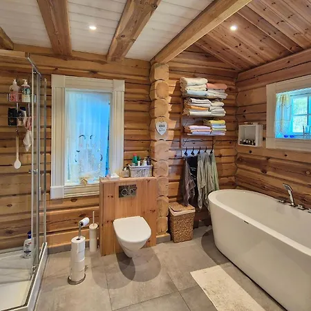 4 Bedroom Stunning In Torvikbygd * Tyrvikbygd