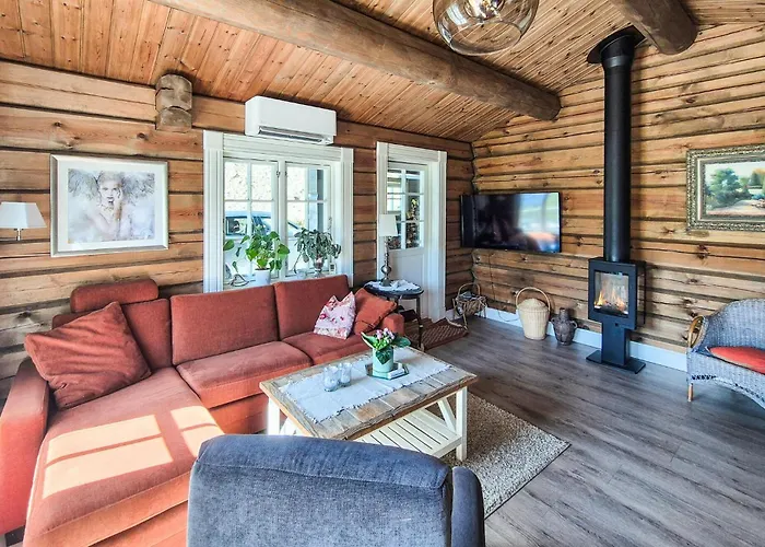 4 Bedroom Stunning In Torvikbygd Tyrvikbygd